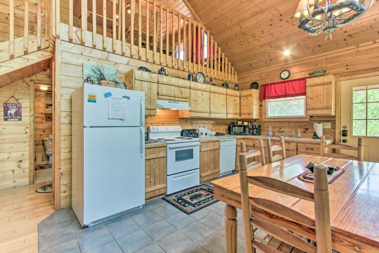 Cabin With Hot Tub And Deck About 12 Mi To Pigeon Forge! Sevierville Exterior foto